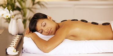 Masáž lávovými kameny